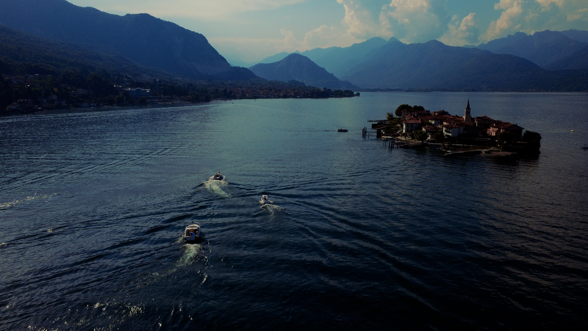Blumax 19 Pro op het Lago Maggiore, geen vaarbewijs nodig